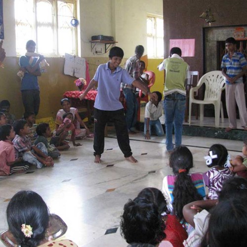 I bambini e giovani degli slum hanno utilizzato i locali del centro per i loro incontri 